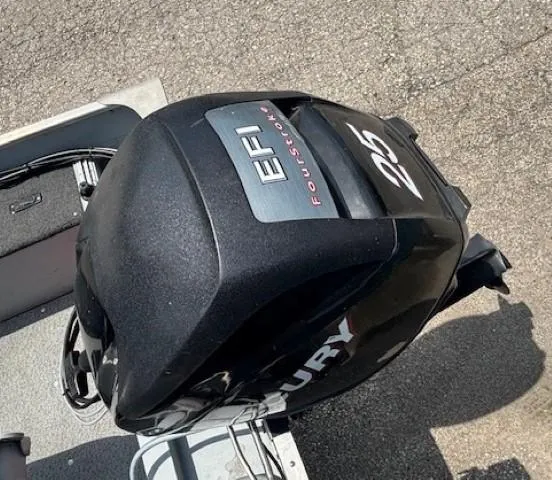 Slide: The Image of 2013 Lund 1400 Fury SS boat with EFI FourStroke 25 engine, top view. - 24