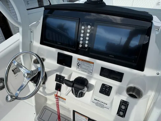 Slide: The Image of Sea Fox 268 Commander 2026 - 11