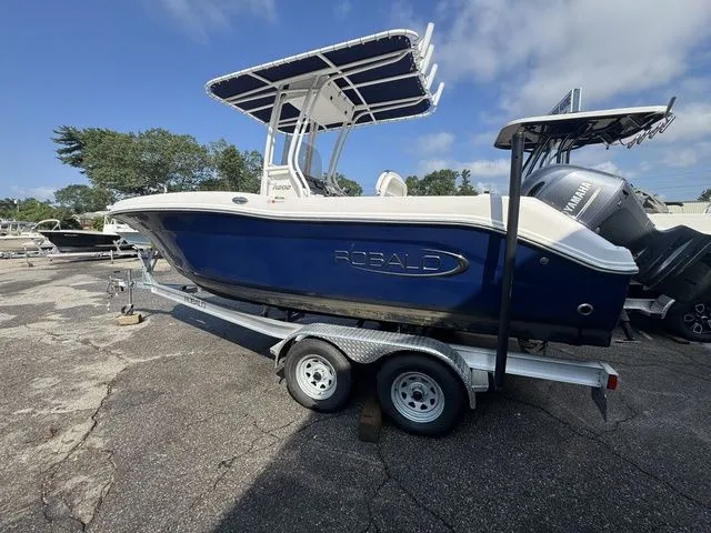 Slide: The Image of Robalo R202EX 2023 - 12