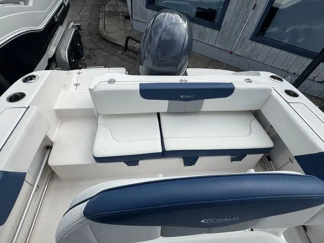 Slide: The Image of Robalo R202EX 2023 - 15