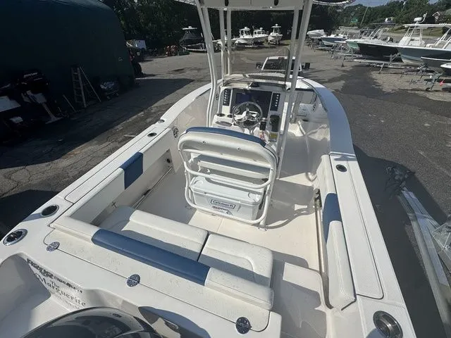 Slide: The Image of Robalo R202EX 2023 - 4