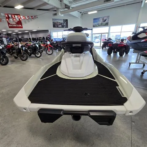 Slide: The Image of Yamaha VXCRUISRHO 2025 - 4