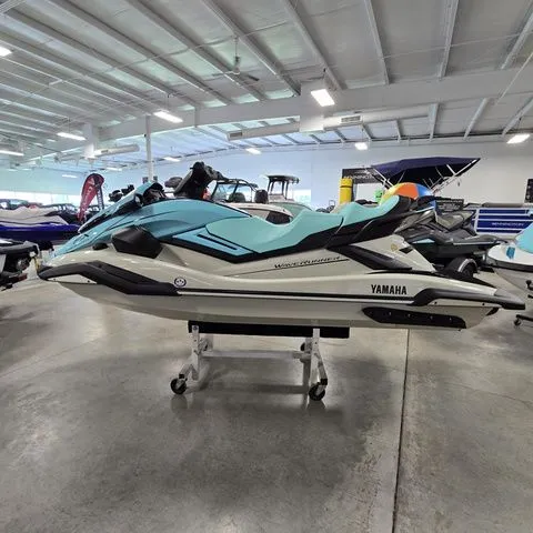 Slide: The Image of Yamaha FXCRUISEHO 2025 - 1