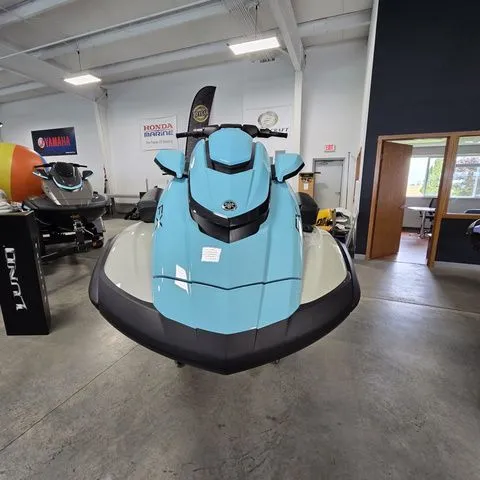 Slide: The Image of Yamaha FXCRUISEHO 2025 - 2