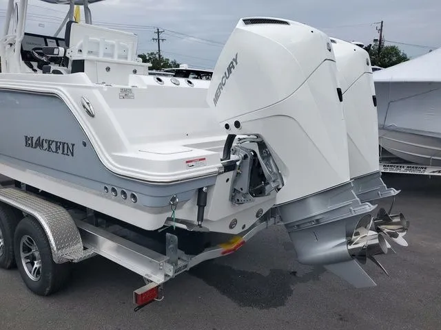 Slide: The Image of Blackfin 252CC 2024 - 26