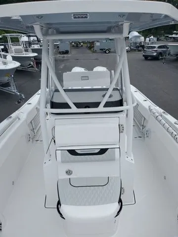 Slide: The Image of Blackfin 252CC 2024 - 9