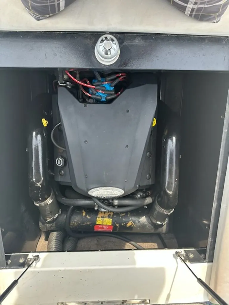 Slide: The Image of Malibu Wakesetter 23 LSV 2004 - 11