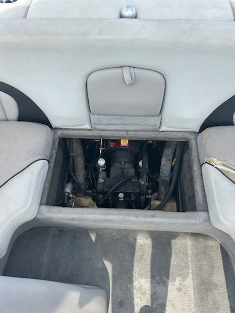 Slide: The Image of Malibu Wakesetter 23 LSV 2004 - 12