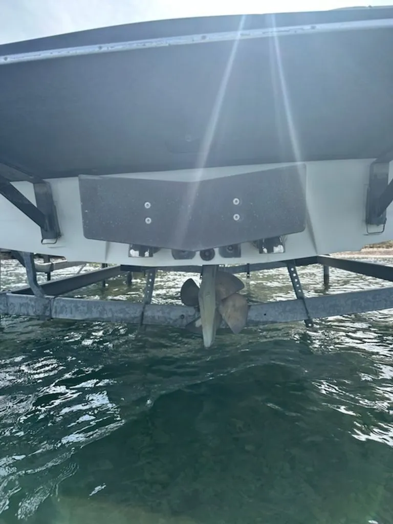 Slide: The Image of Malibu Wakesetter 23 LSV 2004 - 17