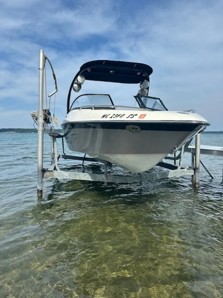Slide: The Image of Malibu Wakesetter 23 LSV 2004 - 18