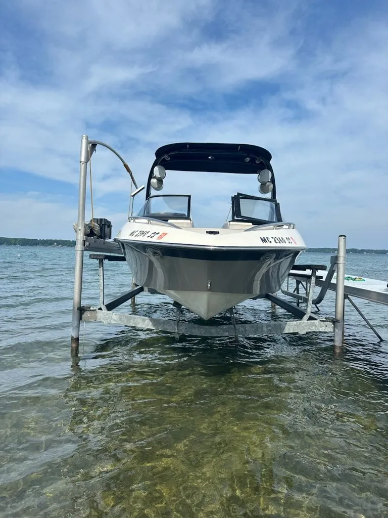 Slide: The Image of Malibu Wakesetter 23 LSV 2004 - 21