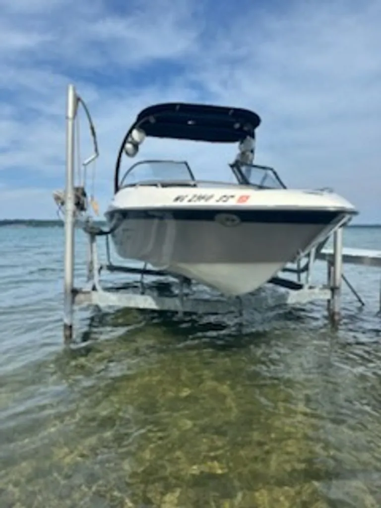 Slide: The Image of Malibu Wakesetter 23 LSV 2004 - 23