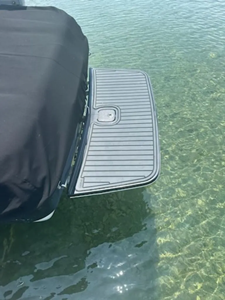 Slide: The Image of Malibu Wakesetter 23 LSV 2004 - 34