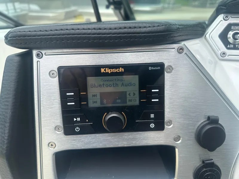 Slide: The Image of Klipsch audio system in 2018 MasterCraft NXT22, displaying Bluetooth connection status. - 5