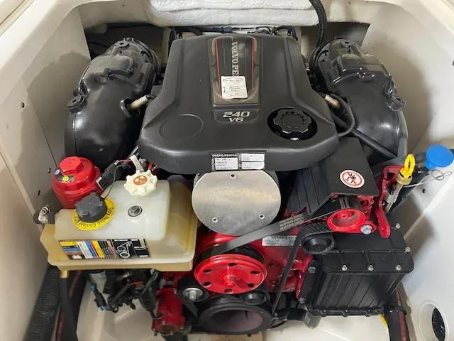 Slide: The Image of 2017 Chaparral 226 SSi boat engine, Volvo Penta 240 V6, detailed view. - 13