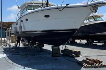 Slide: The Image of Tiara 3800 Open 2001 - 61