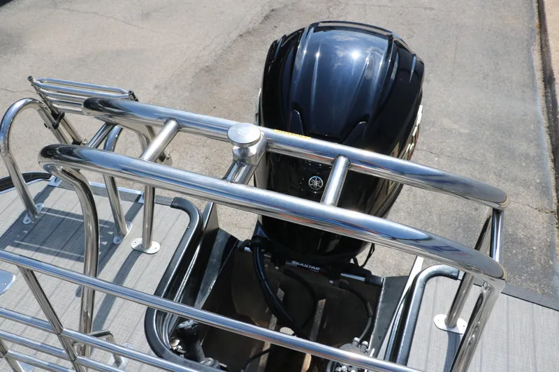 Slide: The Image of 2022 Sylvan L3 RLZ boat with Yamaha outboard motor and stainless steel railing. - 38