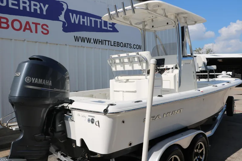 Slide: The Image of 2015 Sea Hunt BX22BR boat with Yamaha 150 engine at Whittle Boats dealership. - 3