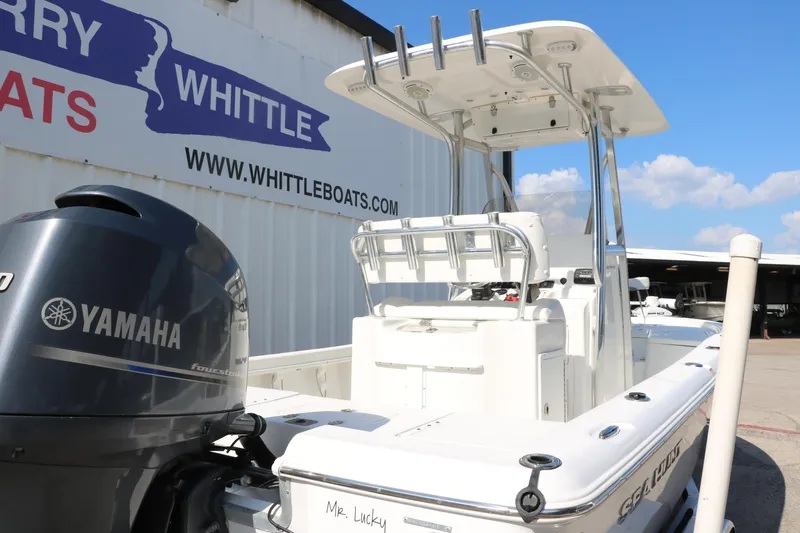 Slide: The Image of 2015 Sea Hunt BX22BR boat with Yamaha engine at Whittle Boats dealership. - 9