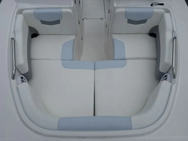 Slide: The Image of Robalo R207 Dual Console 2025 - 11