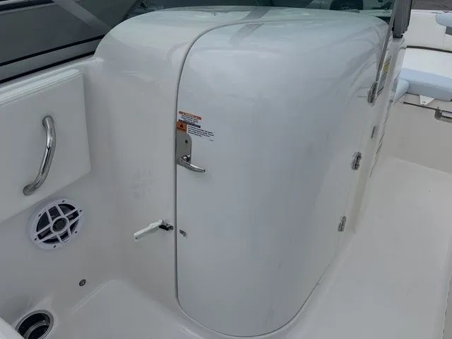 Slide: The Image of Robalo R207 Dual Console 2025 - 13