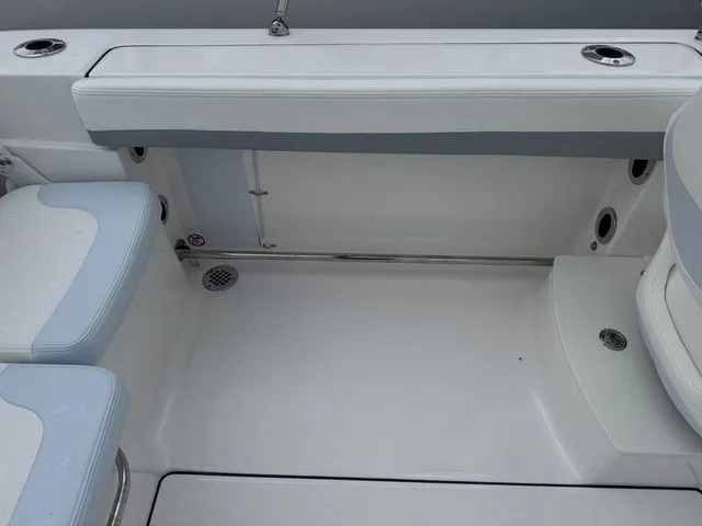 Slide: The Image of Robalo R207 Dual Console 2025 - 15