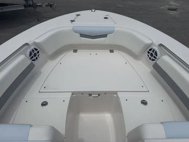 Slide: The Image of Robalo R207 Dual Console 2025 - 21