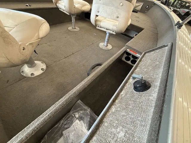 Slide: The Image of Alumacraft Navigator 165T 2006 - 11