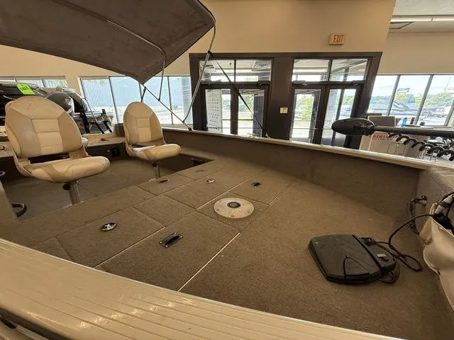 Slide: The Image of Alumacraft Navigator 165T 2006 - 12