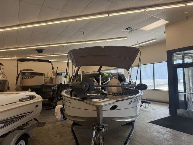 Slide: The Image of Alumacraft Navigator 165T 2006 - 2