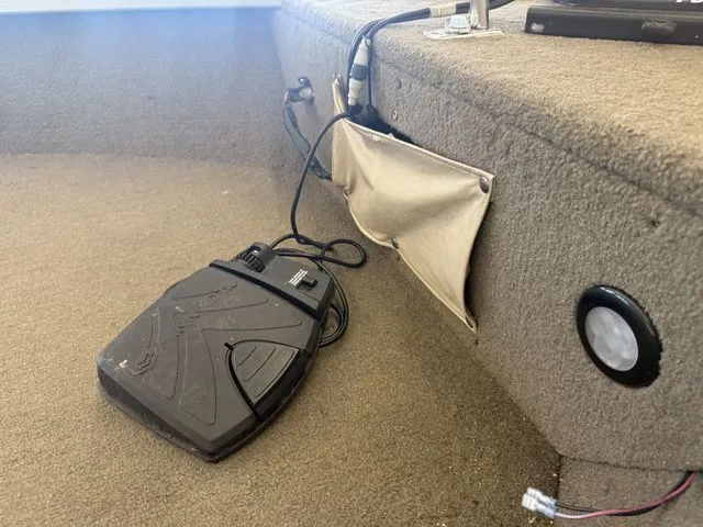 Slide: The Image of Alumacraft Navigator 165T 2006 - 16