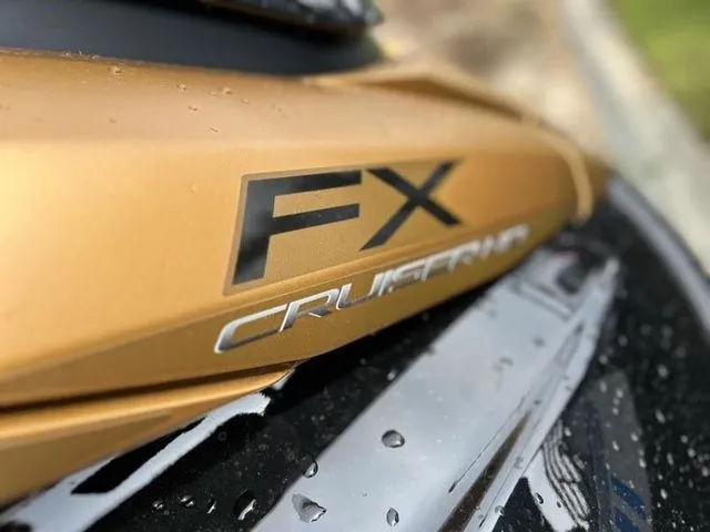 Slide: The Image of Yamaha FX Cruiser HO 2025 - 10