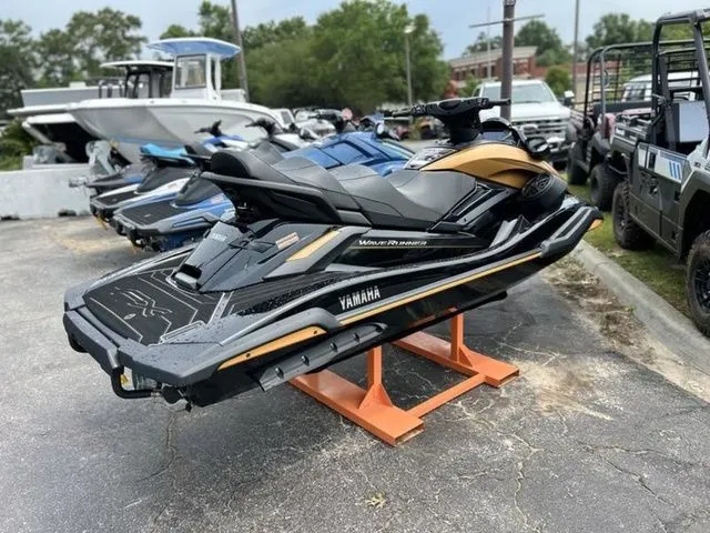 Slide: The Image of Yamaha FX Cruiser HO 2025 - 4