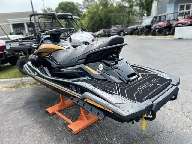 Slide: The Image of Yamaha FX Cruiser HO 2025 - 6