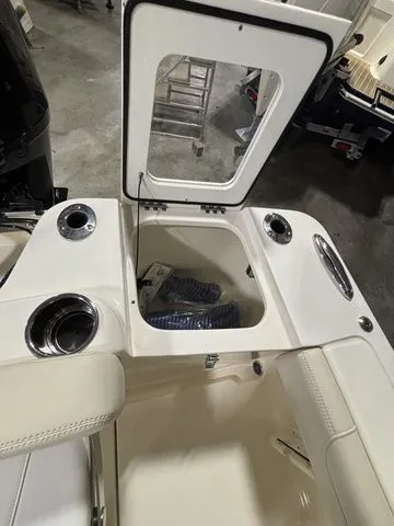 Slide: The Image of Scout 215XSF 2026 - 15