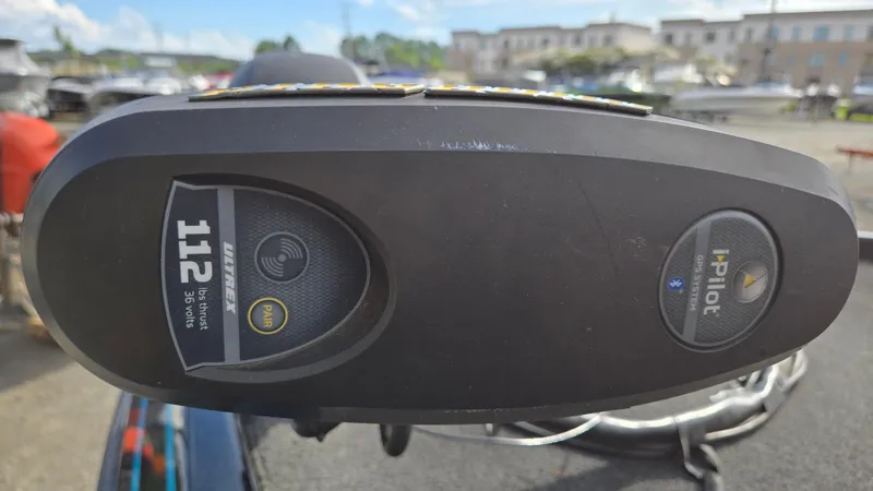 Slide: The Image of Trolling motor with i-Pilot GPS system on 2017 Skeeter ZX 250 boat. - 23