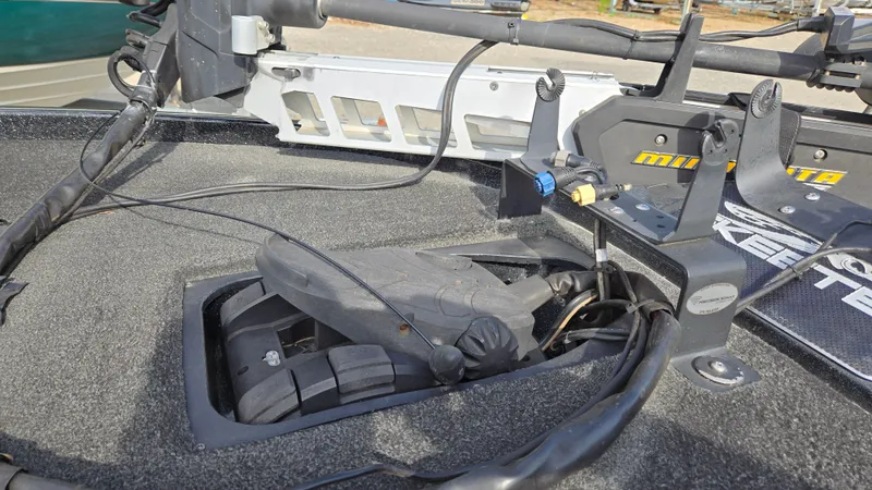 Slide: The Image of 2017 Skeeter ZX 250 boat deck with trolling motor and wiring. - 30