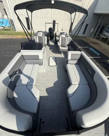 Slide: The Image of Viaggio V22U Tri-Toon 2025 - 3