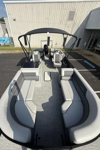 Slide: The Image of Viaggio V22U Tri-Toon 2025 - 7