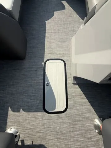 Slide: The Image of Viaggio V22U Tri-Toon 2025 - 9