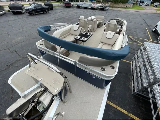 Slide: The Image of Avalon LSZ Quad Lounger 23 2023 - 12