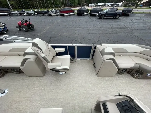 Slide: The Image of Avalon LSZ Quad Lounger 23 2023 - 18