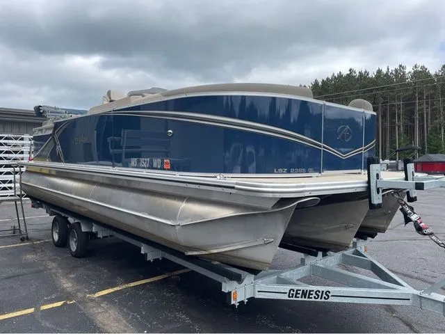 Slide: The Image of Avalon LSZ Quad Lounger 23 2023 - 4