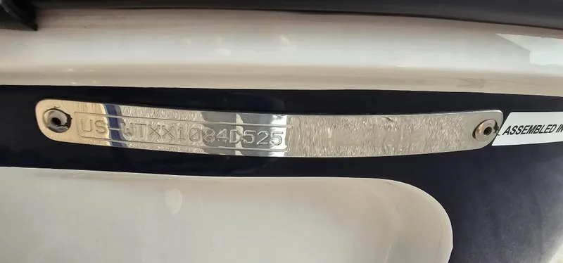 Slide: The Image of 2025 Heyday H22 boat identification plate with serial number. - 32