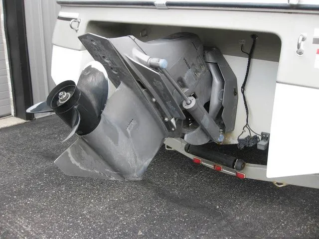 Slide: The Image of Four Winns 220 HORIZON I/O 5.0 Gi 250PSHP W/TRAILER 1999 - 5