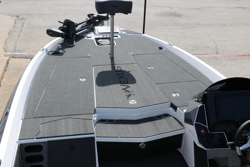 Slide: The Image of 2025 Vexus VXS 21 boat deck with advanced controls and seating. - 12