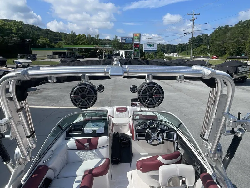 Slide: The Image of MasterCraft X25 2012 - 13