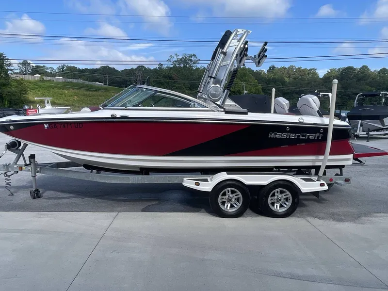 Slide: The Image of MasterCraft X25 2012 - 16