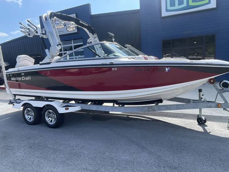 Slide: The Image of MasterCraft X25 2012 - 17