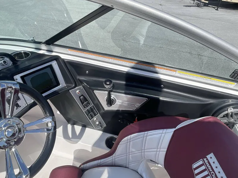 Slide: The Image of MasterCraft X25 2012 - 18